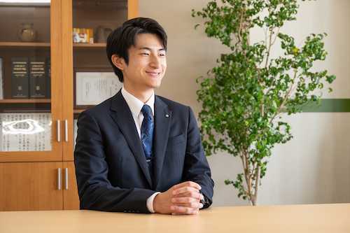 貞岡　零矢